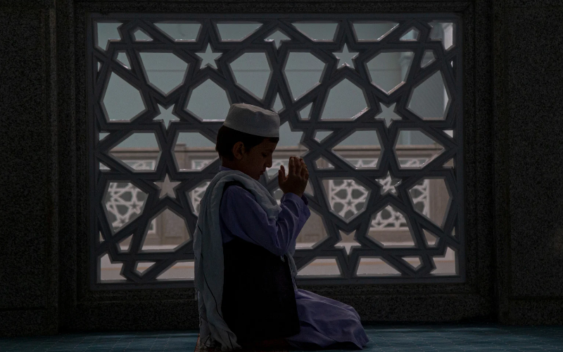 Allah Tidak Membiarkan Hamba-Nya Sia-Sia. an-najma.com