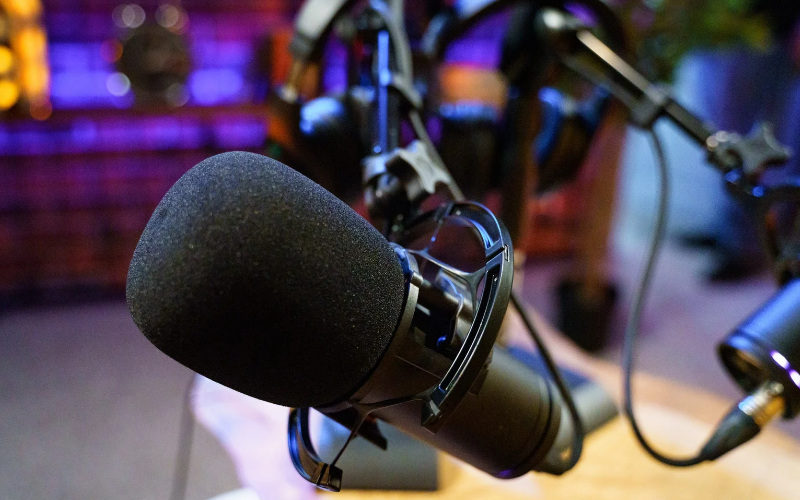 Hukum Muslimah Menjadi Public Speaker. an-najma.com