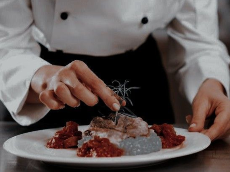 Hukum Mencicipi Masakan Saat Berpuasa. an-najma.com